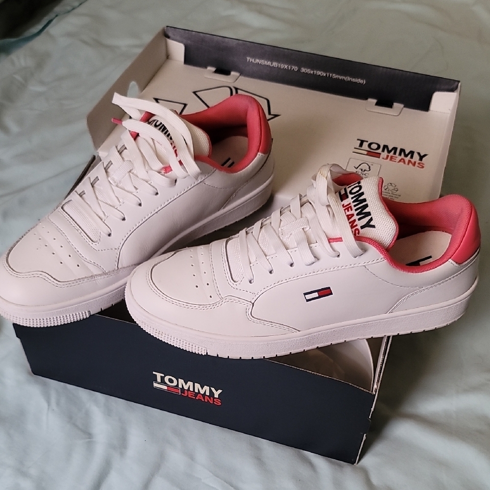 Tommy White and Red Sneakers